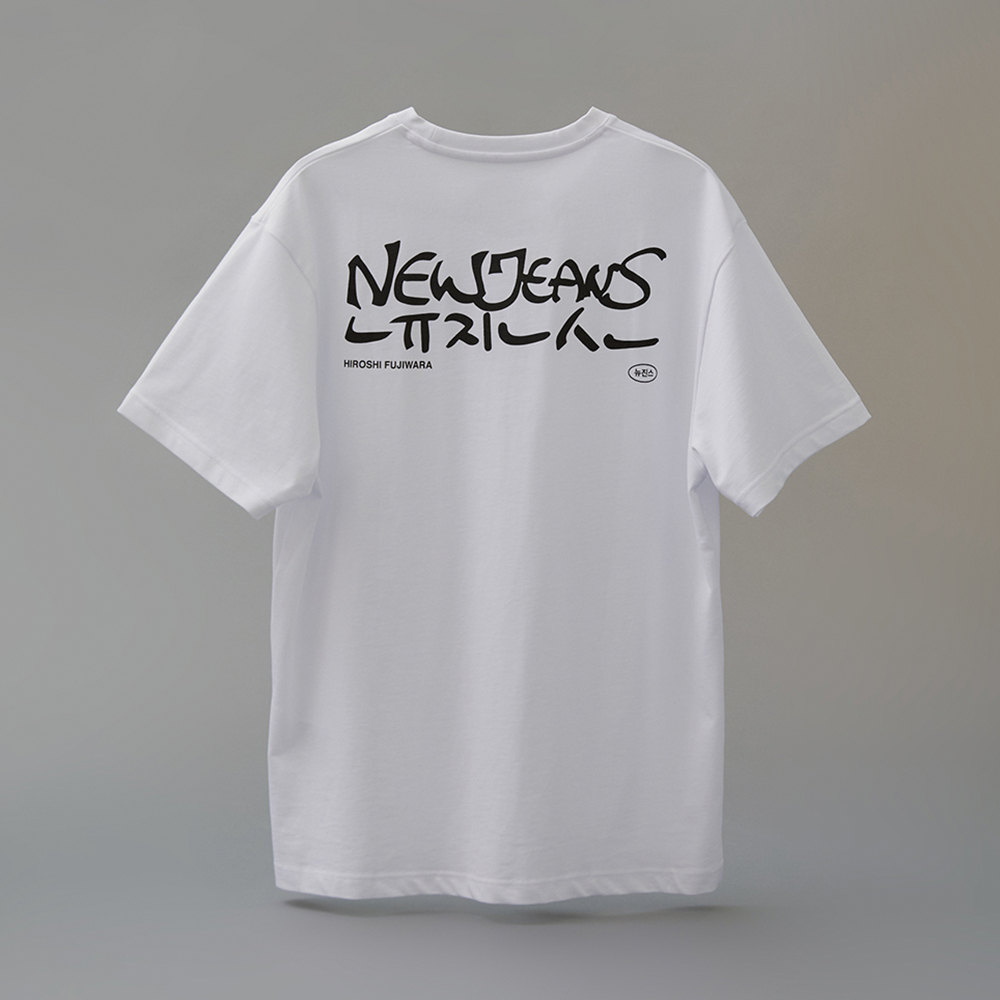 NewJeans x Hiroshi Fujiwara COLLER T-シャツ VER.2(WHITE) | LINE FRIENDS  公式オンラインストア