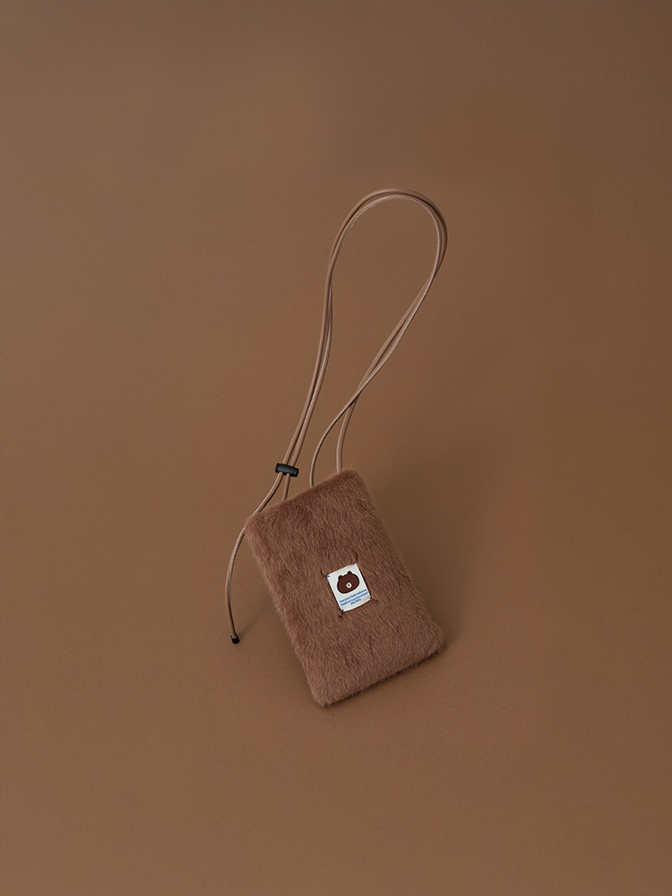 送料無料商品の通販 ミニクロスバッグ(HUG BROWN) ブラウン | LINE FRIENDS 公式 その他